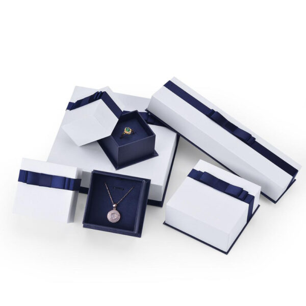 Wholesale Customized Package Cheap Paper Jewelry Box Ribbon Box