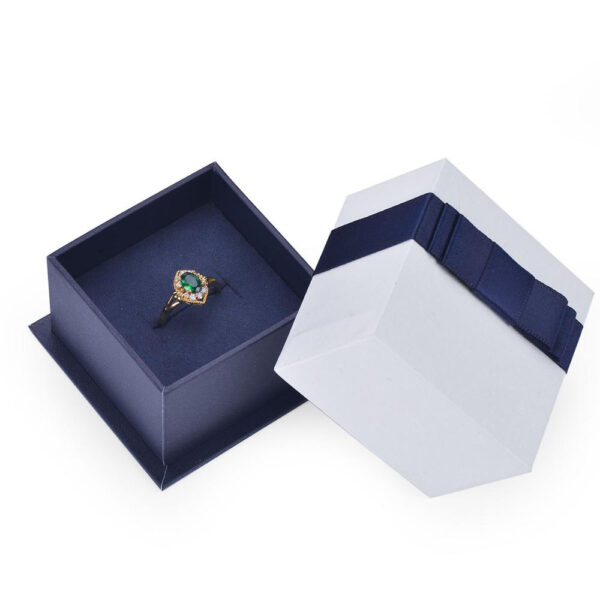 Wholesale Customized Package Cheap Paper Jewelry Box Ribbon Box