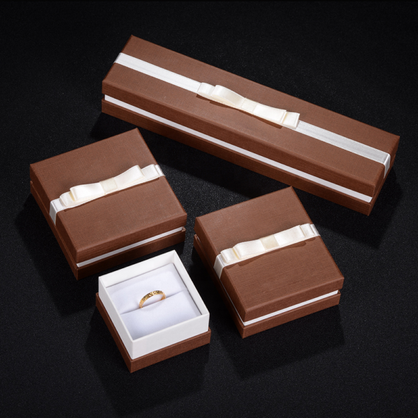 Wholesale Customized Package Cheap Paper Jewelry Box Ribbon Box