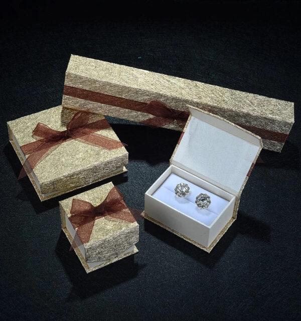 Wholesale Customized Package Jewelry Paper Box Magnetic Ribbon Box