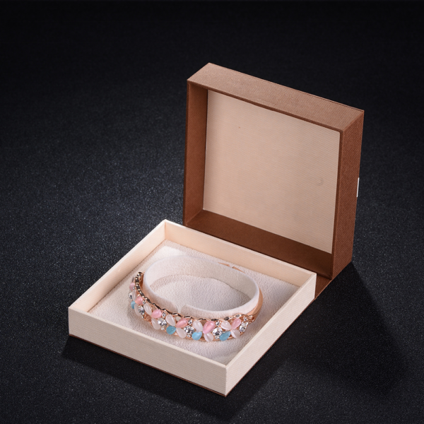 Wholesale Customized Package Velvet Paper Jewelry Box Lid Box with Ribbon